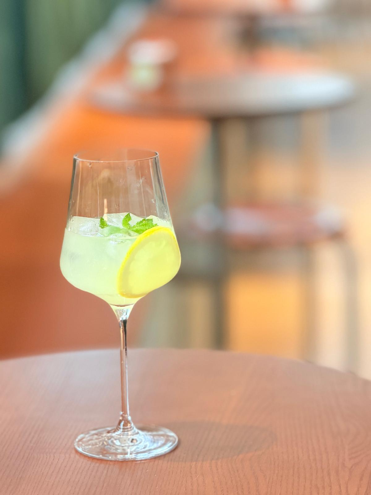 Elderflower Fizz